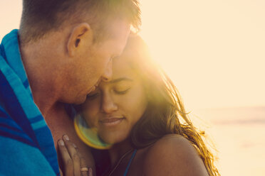 Romantic couple on Newport Beach, California, USA - ISF04324