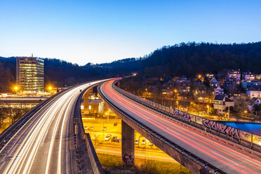 Germany, Stuttgart, Heslach, light trails on Bundesstraße 14 in the evening - WDF04674