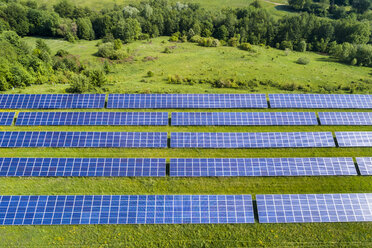 Deutschland, Baden-Württemberg, Schurwald, Solaranlage - STSF01572