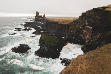 Island, Snaefells, Nationalpark Snaefellsjoekull, Küste bei Londrangar - KKAF01015