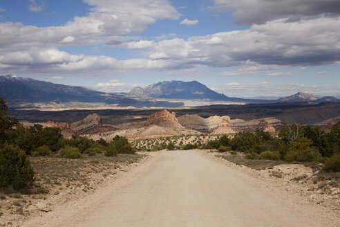 Landschaft mit Burr Trail Road im Grand-Escalante National Monument, Utah, USA - ISF05250