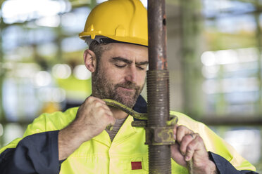 Bauarbeiter auf einer Baustelle - ISF05611