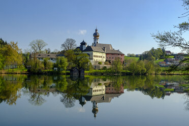 Germany, Bavaria, Upper Bavaria, Chiemgau, Rupertigau, Rupertiwinkel, Anger, View to former Hoeglwoerth Abbey and lake - LBF01943