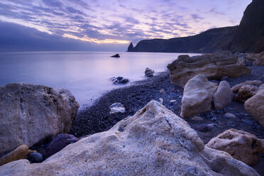 Felsformation vom Yashmoviy Beach (Fiolent Beach) in der Nähe von Sevastopol, Krim, Ukraine - CUF13465