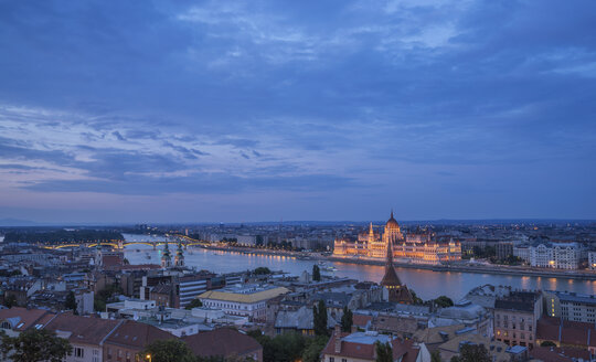Das Parlament an der Donau bei Nacht, Ungarn, Budapest - CUF15887