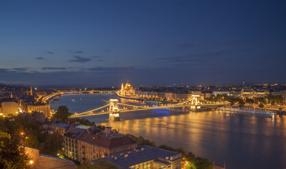 Kettenbrücke über die Donau bei Nacht, Ungarn, Budapest - CUF15890