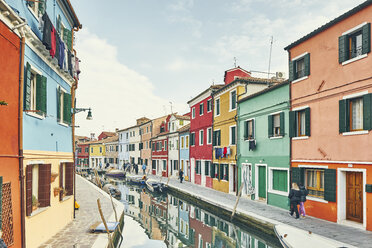 Traditionelle bunte Häuser und Kanal, Burano, Venedig, Italien - CUF16805