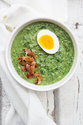 Spinach soup with egg and bacon - LVF06999