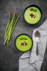 Grüne Spargelsuppe mit Granatapfelkernen und Basilikum - LVF07003