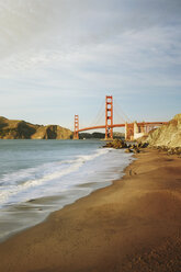 Golden Gate Bridge bei Tag, San Francisco, Kalifornien - ISF06542