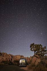 Reiseanhänger im Joshua Tree National Park, Kalifornien - ISF06555