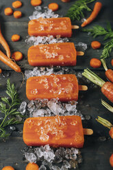 Carrot ice popsicles - RTBF01291