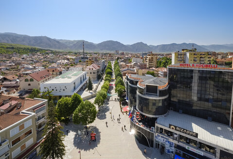 Albanien, Korca, Fußgängerzone - SIEF07783