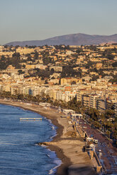 Frankreich, Provence-Alpes-Cote d'Azur, Nizza, Promenade des Anglais im Morgenlicht - ABOF00361