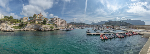 Frankreich, Provence-Alpes-Cote d'Azur, Bouches-du-Rhone, Cassis, Hafen, Hafeneinfahrt, lizenzfreies Stockfoto