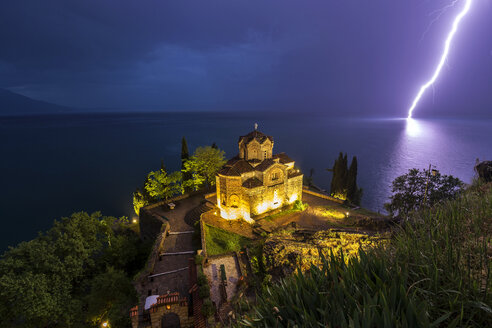 Mazedonien, Ohrid, Kirche des Heiligen Johannes in Kaneo und Blitzschlag - FPF00167
