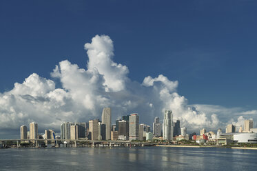 Skyline von Miami bei Tag, Florida, USA - CUF22695