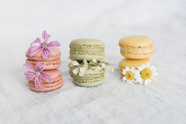 Macarons mit Blüten - JPF00324