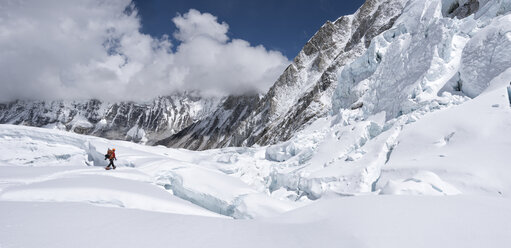 Nepal, Solo Khumbu, Everest, Sagamartha-Nationalpark, Bergsteiger am Western Cwm - ALRF01237