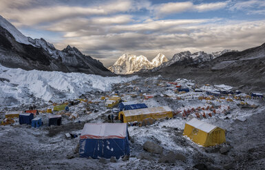 Nepal, Solo Khumbu, Everest, Sagamartha National Park, Tents at the Base camp - ALRF01265