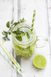 Organic cucumber water with mint and lime - LVF07065