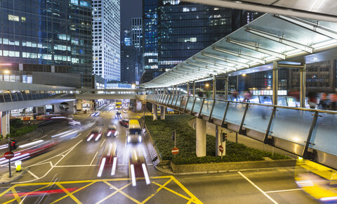 Verkehr und erhöhte Gehwege, Hongkong, China, lizenzfreies Stockfoto
