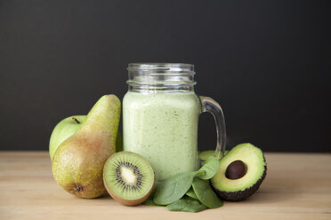 Still life of fresh kiwi, pear and avocado smoothie - CUF28309