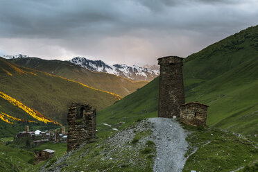 Georgia, Svaneti, Samegrelo-Zemo Svaneti, Ushguli, defence tower in the evening - FPF00174