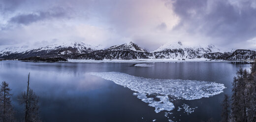 Blick auf den Silsersee, Malojapass, Graubünden, Schweiz - CUF28405