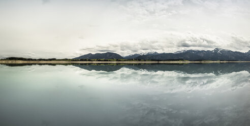 Blick auf den Forggensee, Bayern, Deutschland - CUF28887