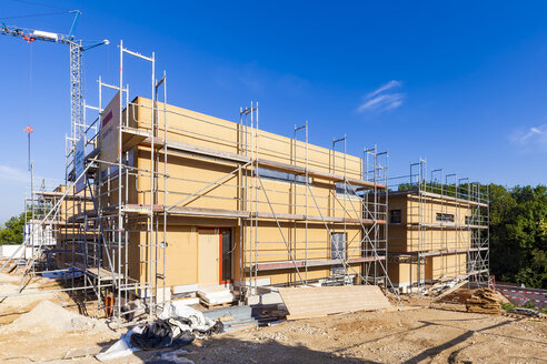 Germany, Esslingen-Zell, construction site of zero-energy buildings - WDF04679