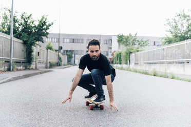 Mann auf dem Skateboard - CUF29802