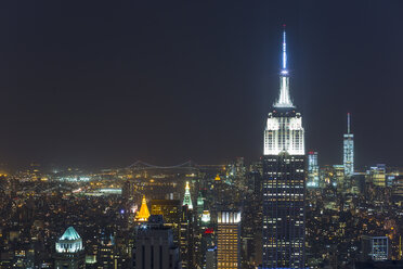 Stadtbild von Midtown Manhattan und Empire State Building bei Nacht, New York, USA, aus hohem Winkel - CUF30279