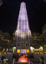 Rockefeller Centre bei Nacht, New York, USA - CUF30412