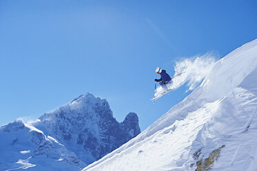 Skier, Chamonix, France - CUF31230