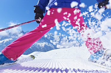 Rückansicht eines Skifahrers, Chamonix, Frankreich - CUF31235