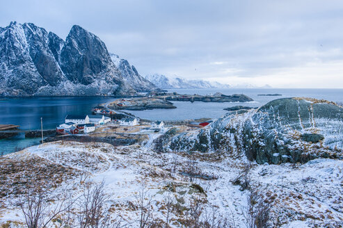 Fischerdorf Reine, Lofoten, Norwegen - ISF09680