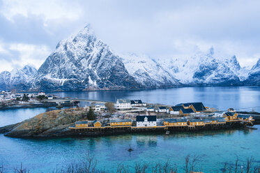 Das Fischerdorf Reine, Lofoten, Norwegen - ISF09683