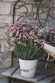 Frische Blumen in Busket - ALBF00473