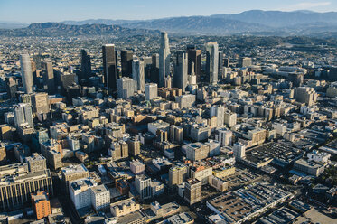 Stadtlandschaft und Wolkenkratzer aus der Luft, Los Angeles, Kalifornien, USA - ISF10363