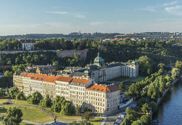 Parlament hochkant, Prag, Tschechische Republik - CUF32496