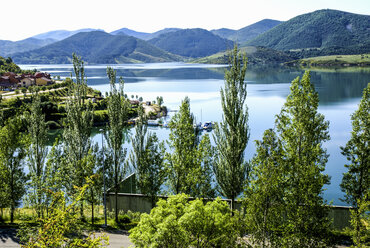 Blick auf Stausee und Berge, Riano, Leon, Spanien - CUF32784