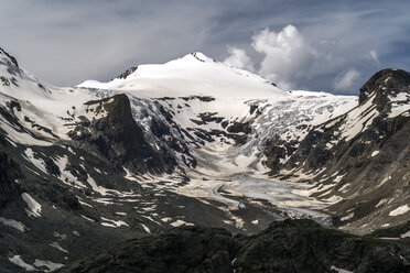 Austria, Carinthia, High Tauern National Park, Pasterze glacier and Johannisberg peak - PCF00383