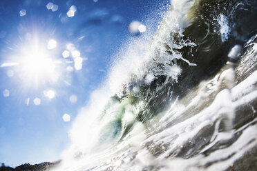 Barreling wave, close-up, California, USA - ISF10743