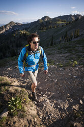 Wanderer auf dem Sunset Peak Trail, Catherine's Pass, Wasatch Mountains, Utah, USA - ISF12008