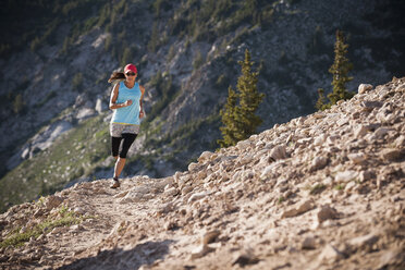 Läufer auf dem Catherine's Pass Trail, Wasatch Mountains, Utah, USA, Wasatch Mountains, Utah, USA - ISF12017