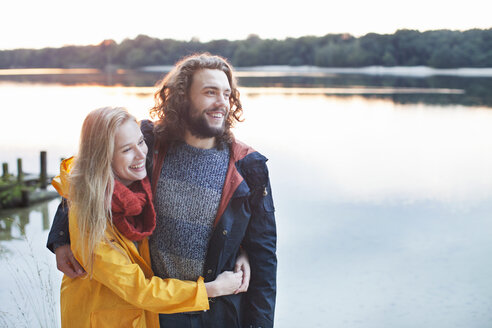 Young couple enjoying lake - ISF12537