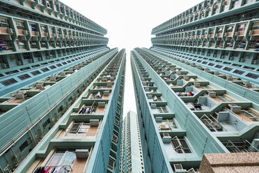 Mongkok-Wohngebäude, Blick aus niedriger Höhe, Hongkong, China - ISF14096