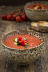 Gazpacho with cucumber and paprika topping - LVF07132