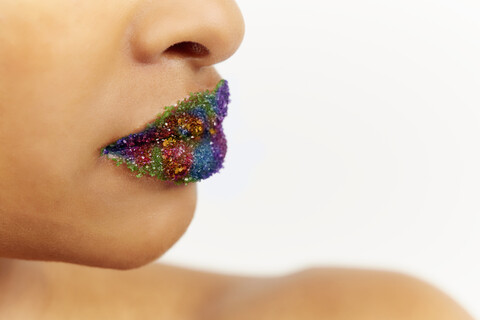 Frau mit Lippen in kreativen Farben, lizenzfreies Stockfoto